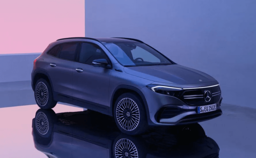 Mercedes-Benz vehicle for replacement key assessment